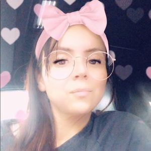 Meet your Posher, Monica